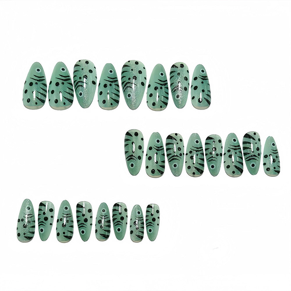 Little fish cat's eye nails