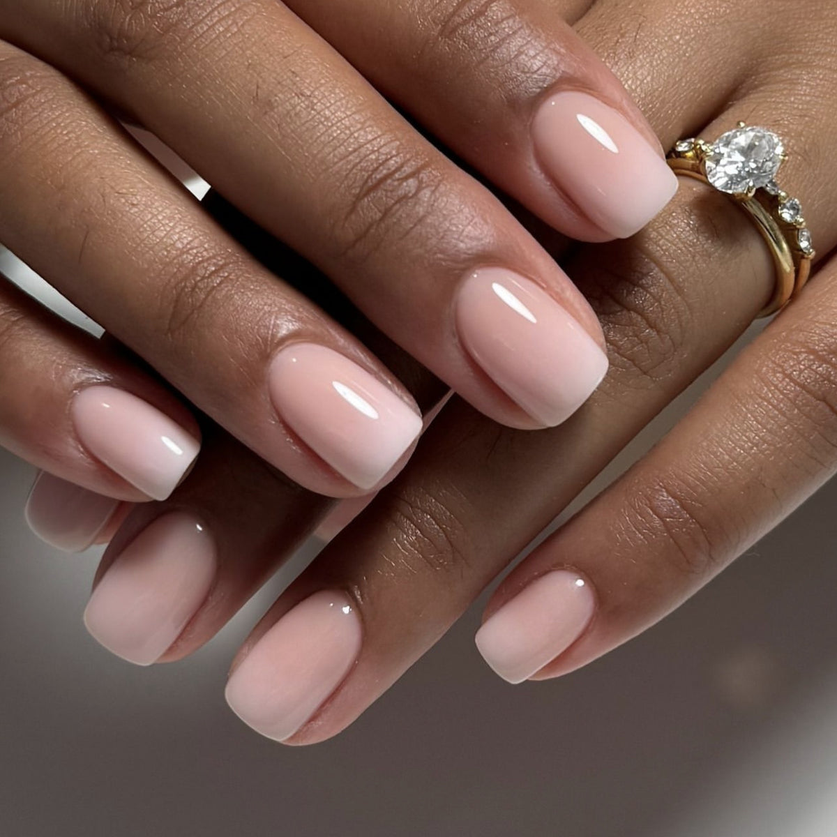 24pcs Ombre Short Pink Press on nails