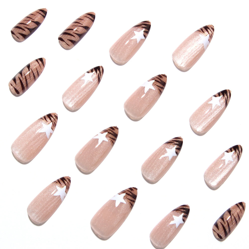 Chestnut leopard print nails