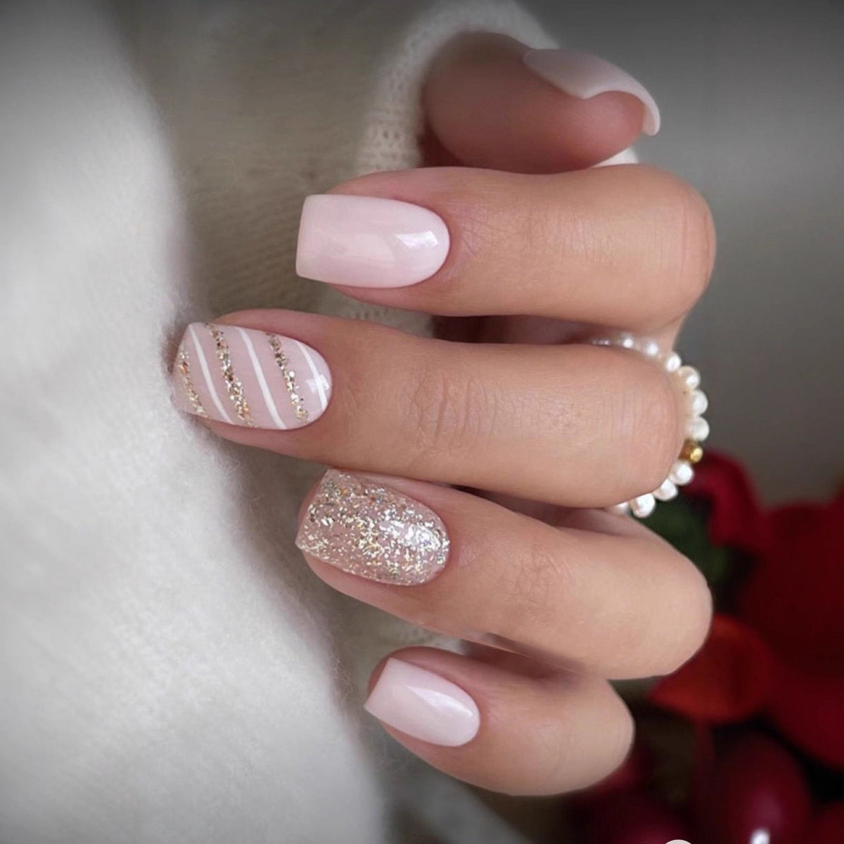Square-shaped delicate nails