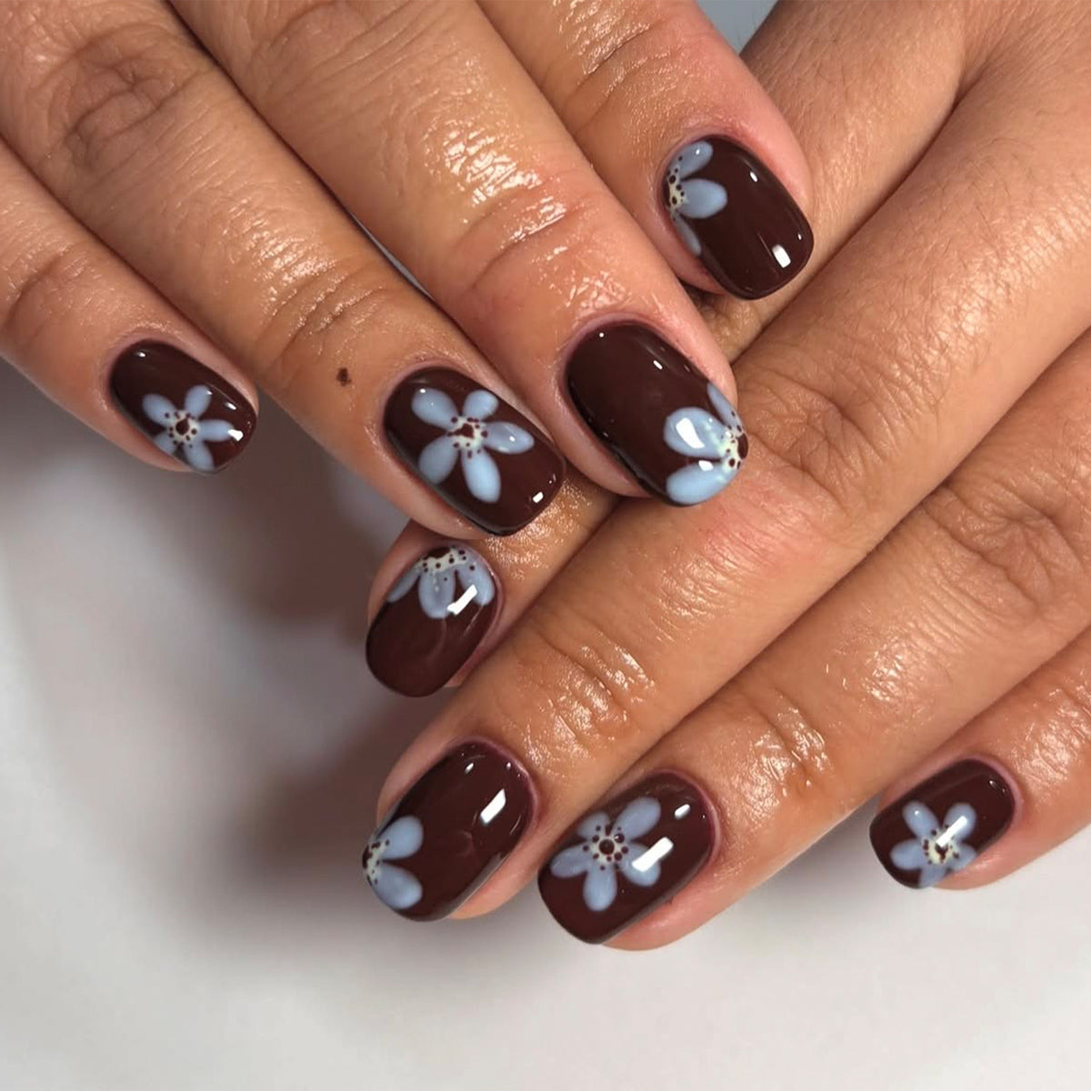 Daisy nails