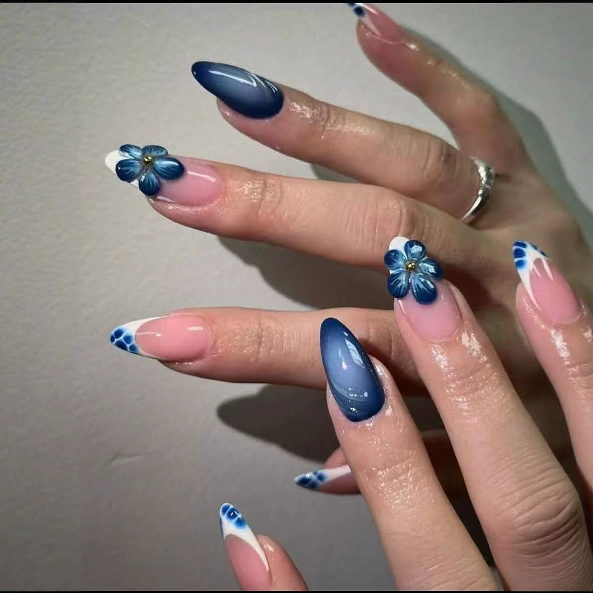 Marine flower nails