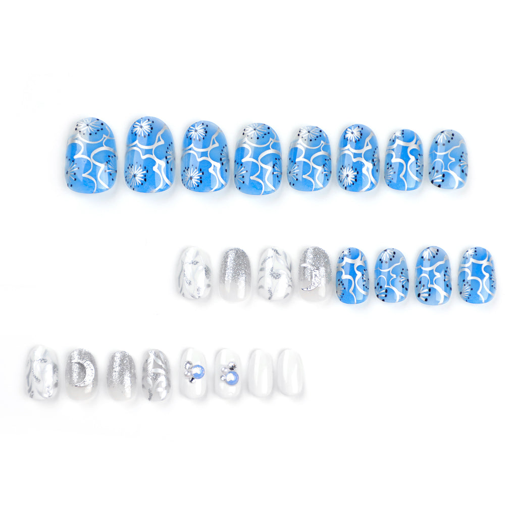 Blue mythic nails