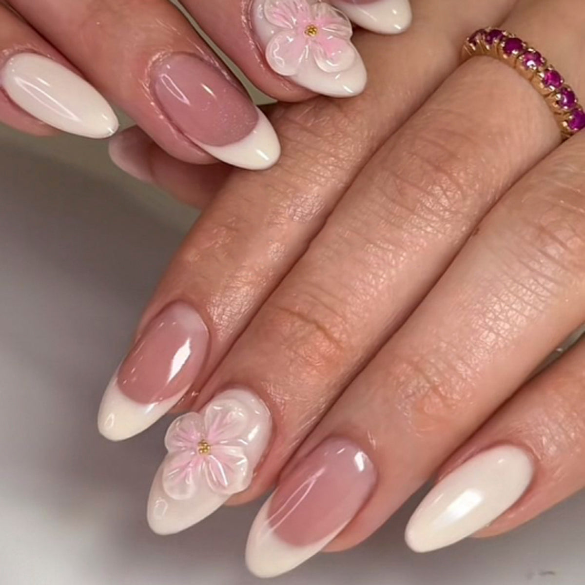 24pcs French Floral Short Almond nails