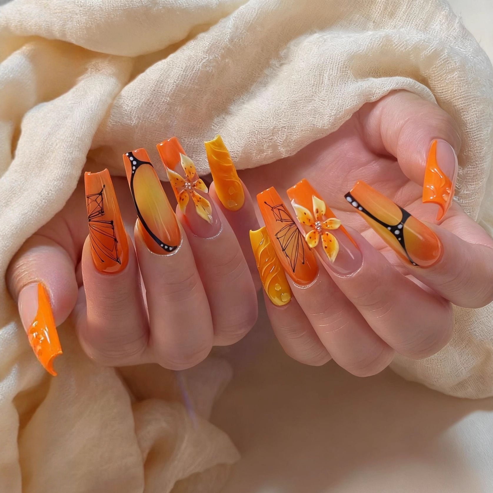 Small yellow flower-shaped nail