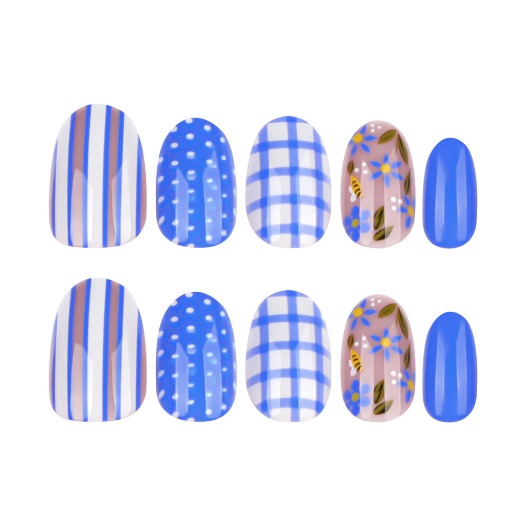 Blue Daisy nails