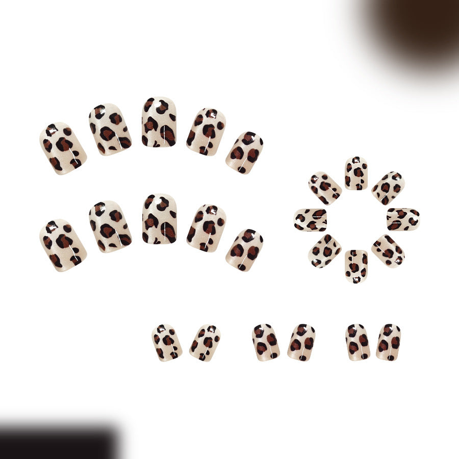 Short Leopard Cat eye style Nails