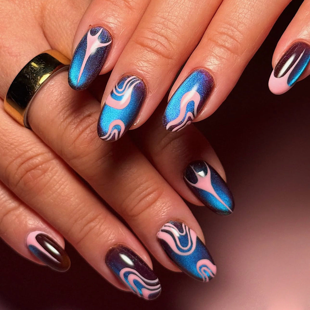 Blue-violet cat-eye nails