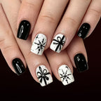 24pcs Short Square Black and white snowflake Christmas Nails