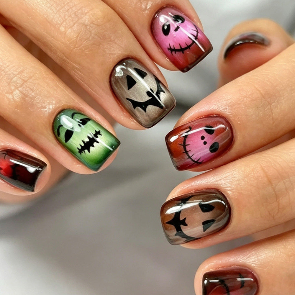 Devil cat's eye nails