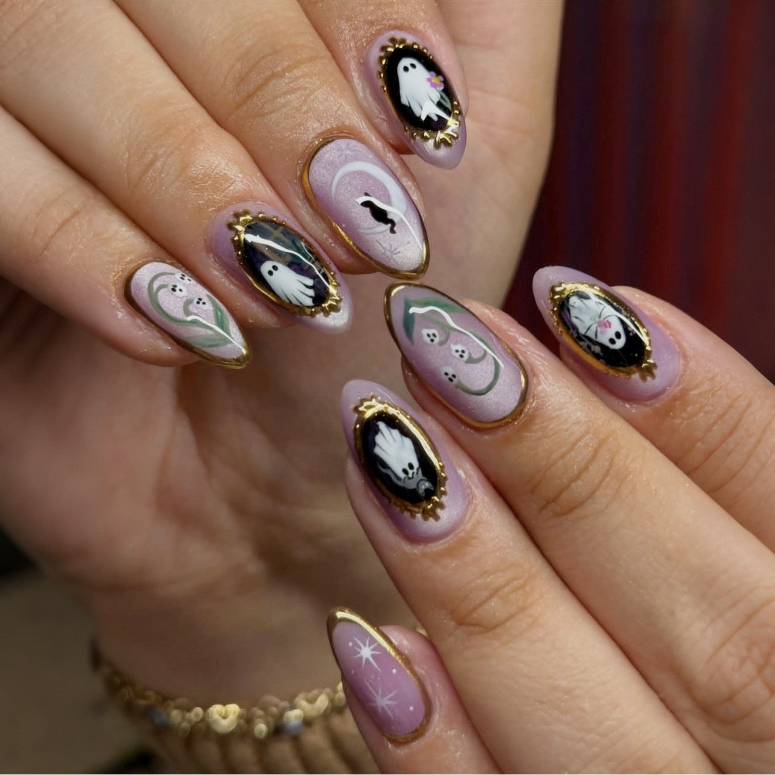 Ghostly purple cat's eye nails