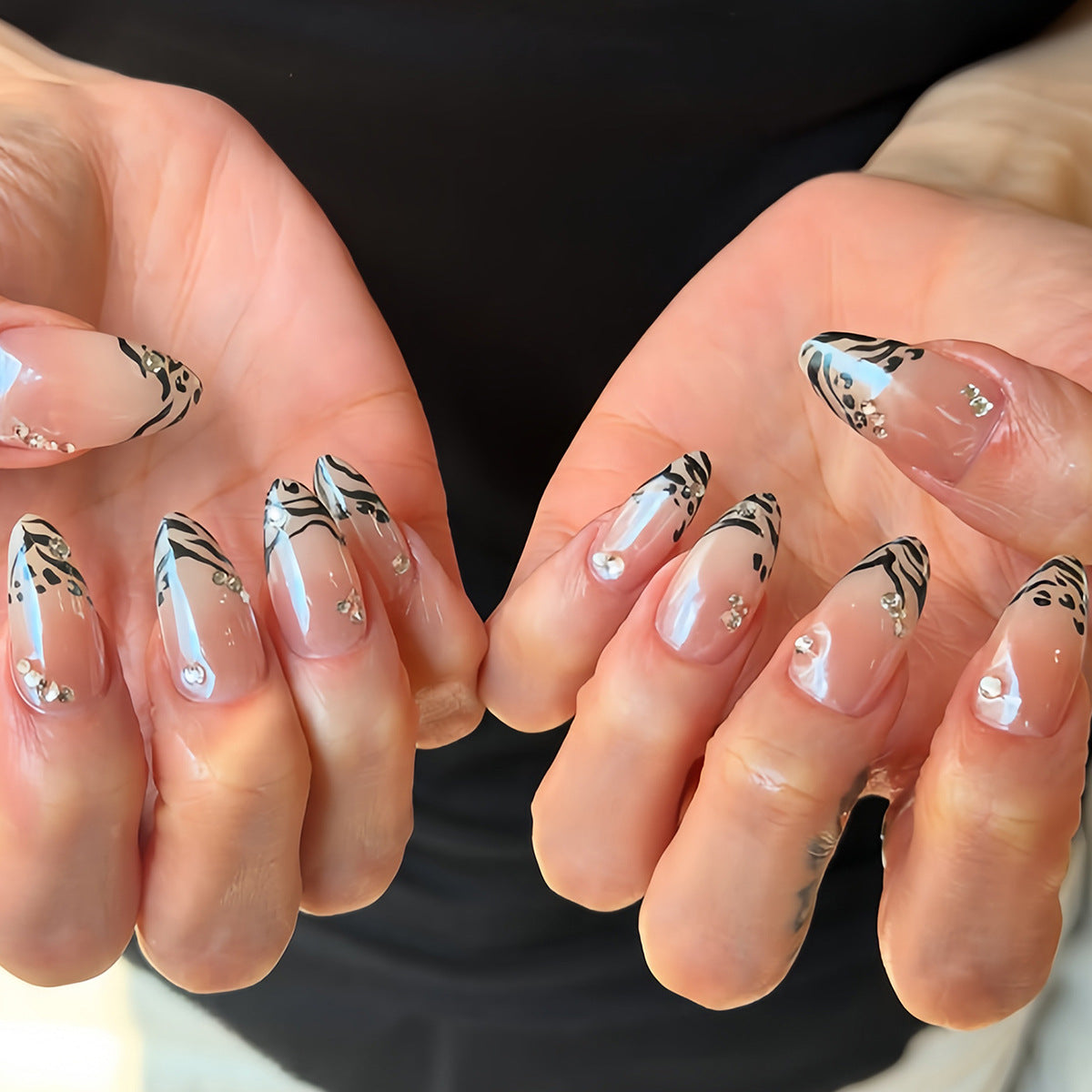 Aurora leopard print nails