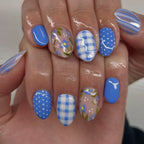 Blue Daisy nails