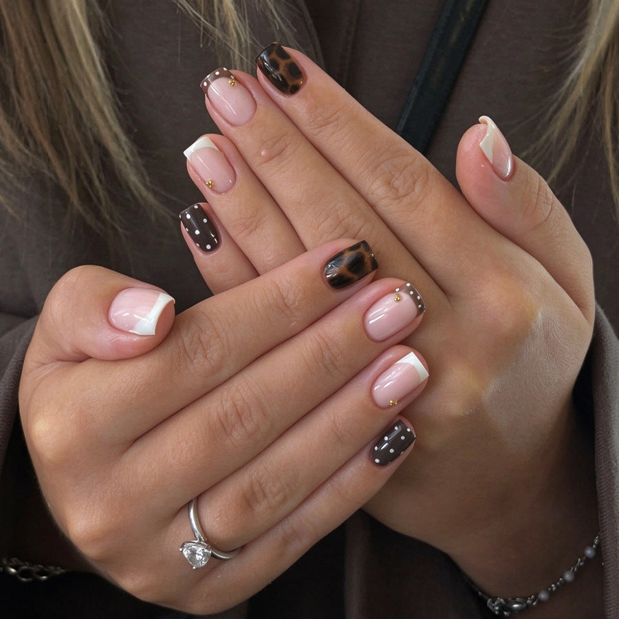 Coffee leaf nails