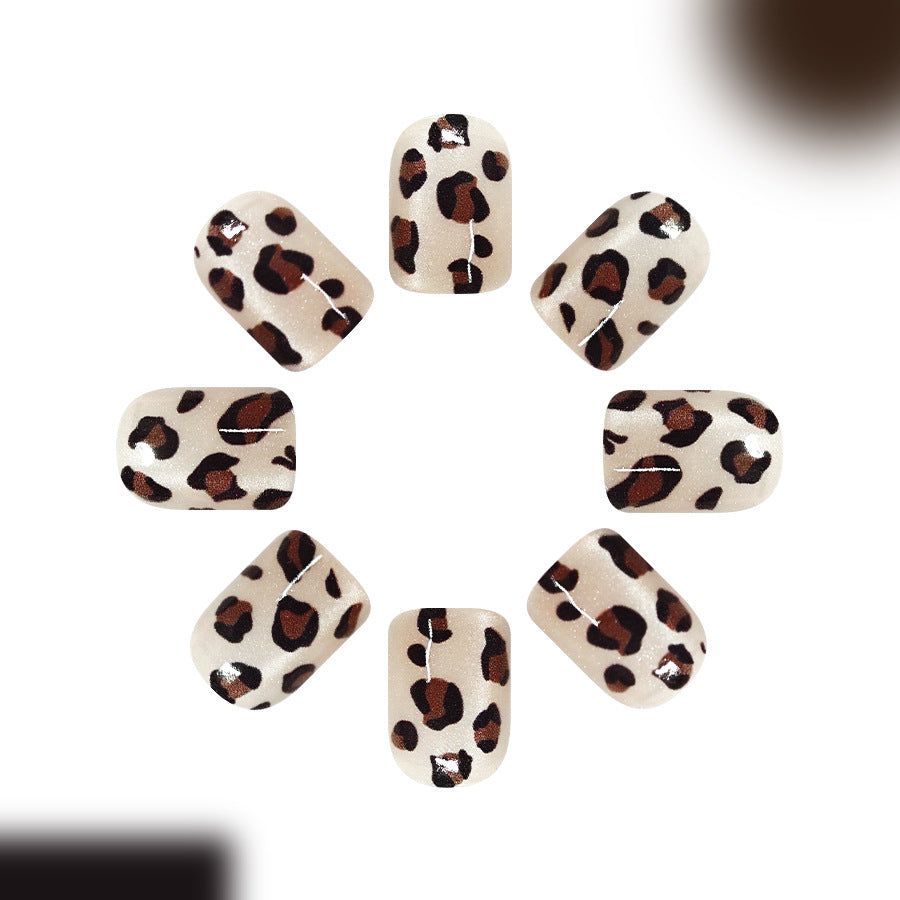 Short Leopard Cat eye style Nails