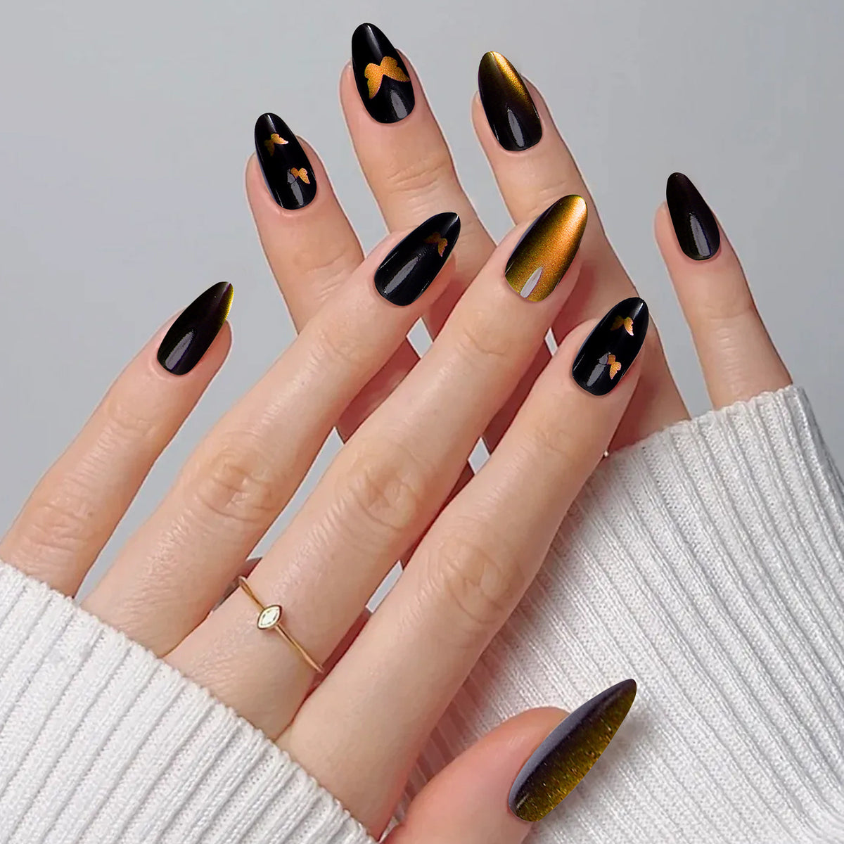 Solid-colored cat's eye nails