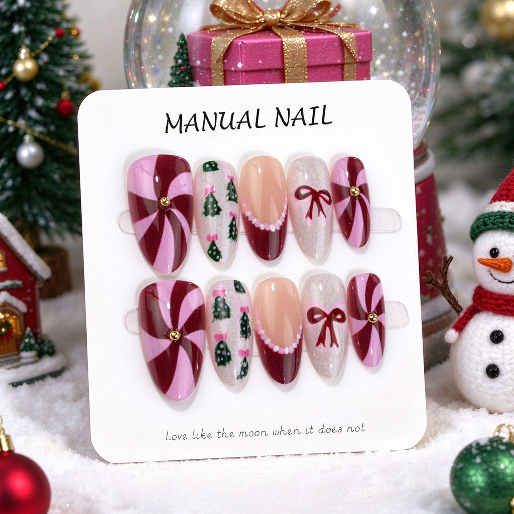 Sweet Christmas nails