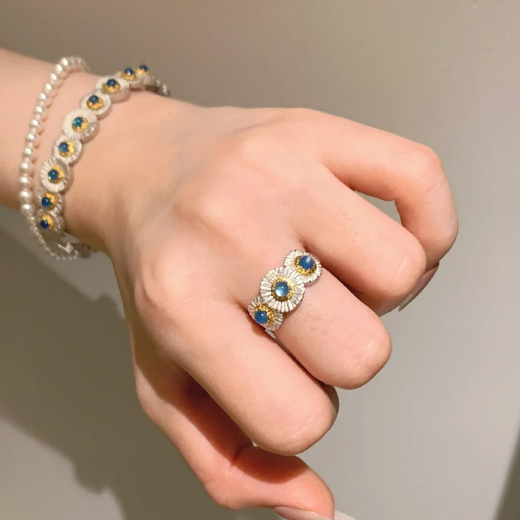 Little daisy bracelet stylish and sophisticated flower ring handband for women