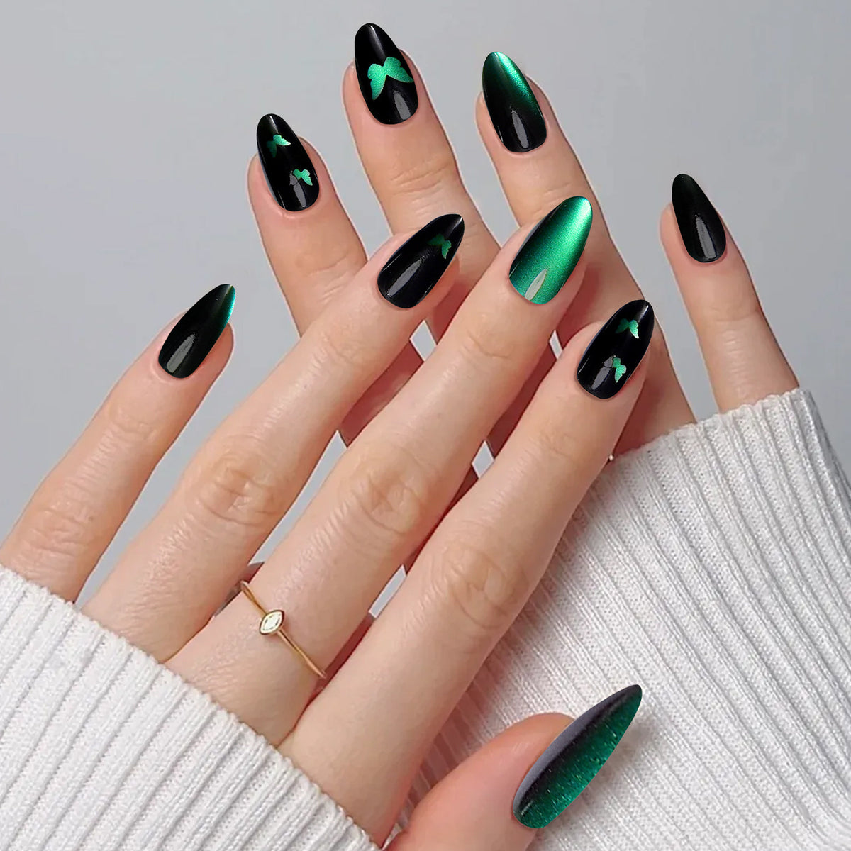 Solid-colored cat's eye nails