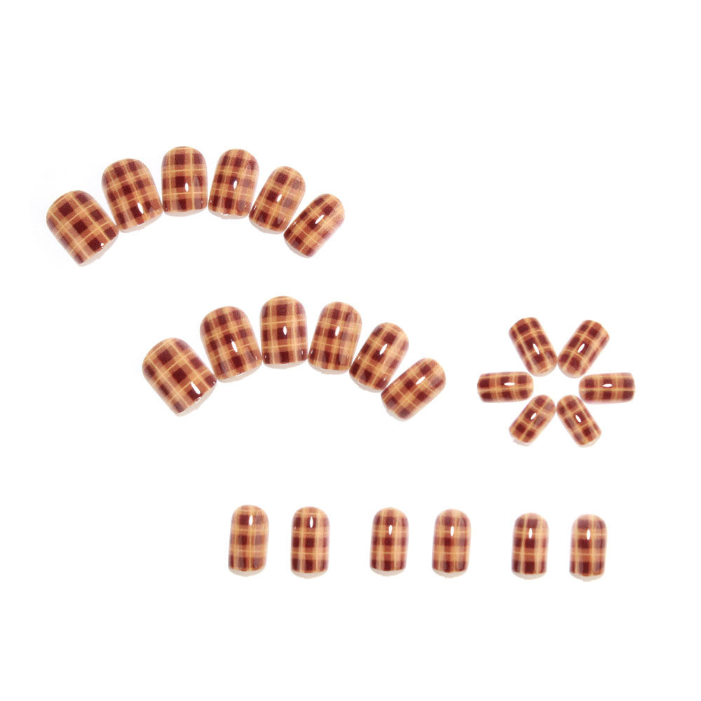 Caramel pudding nails