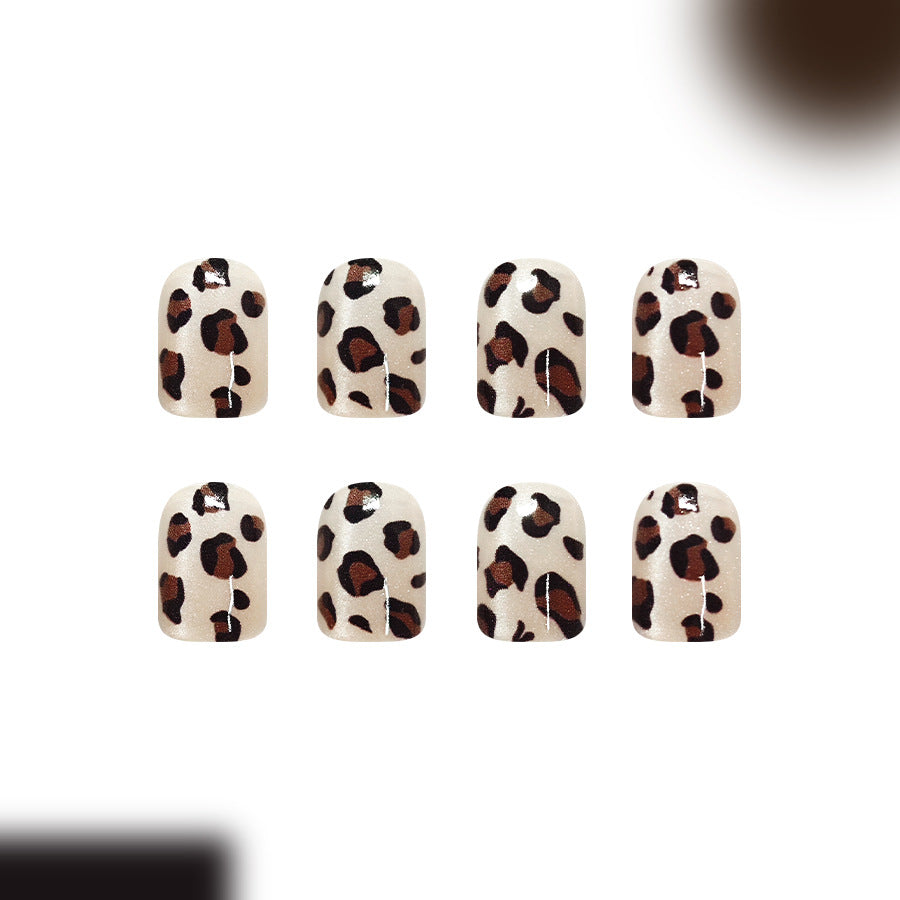 Short Leopard Cat eye style Nails