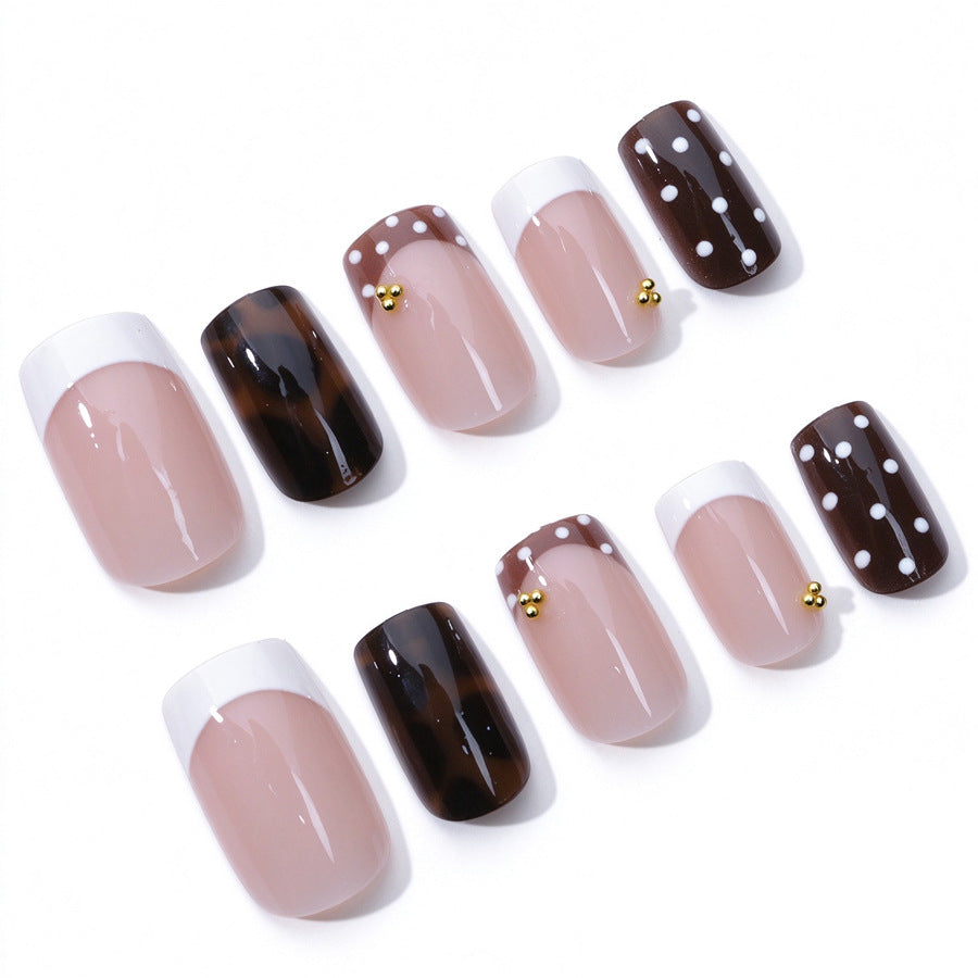 Coffee leaf nails