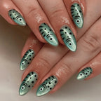 Little fish cat's eye nails