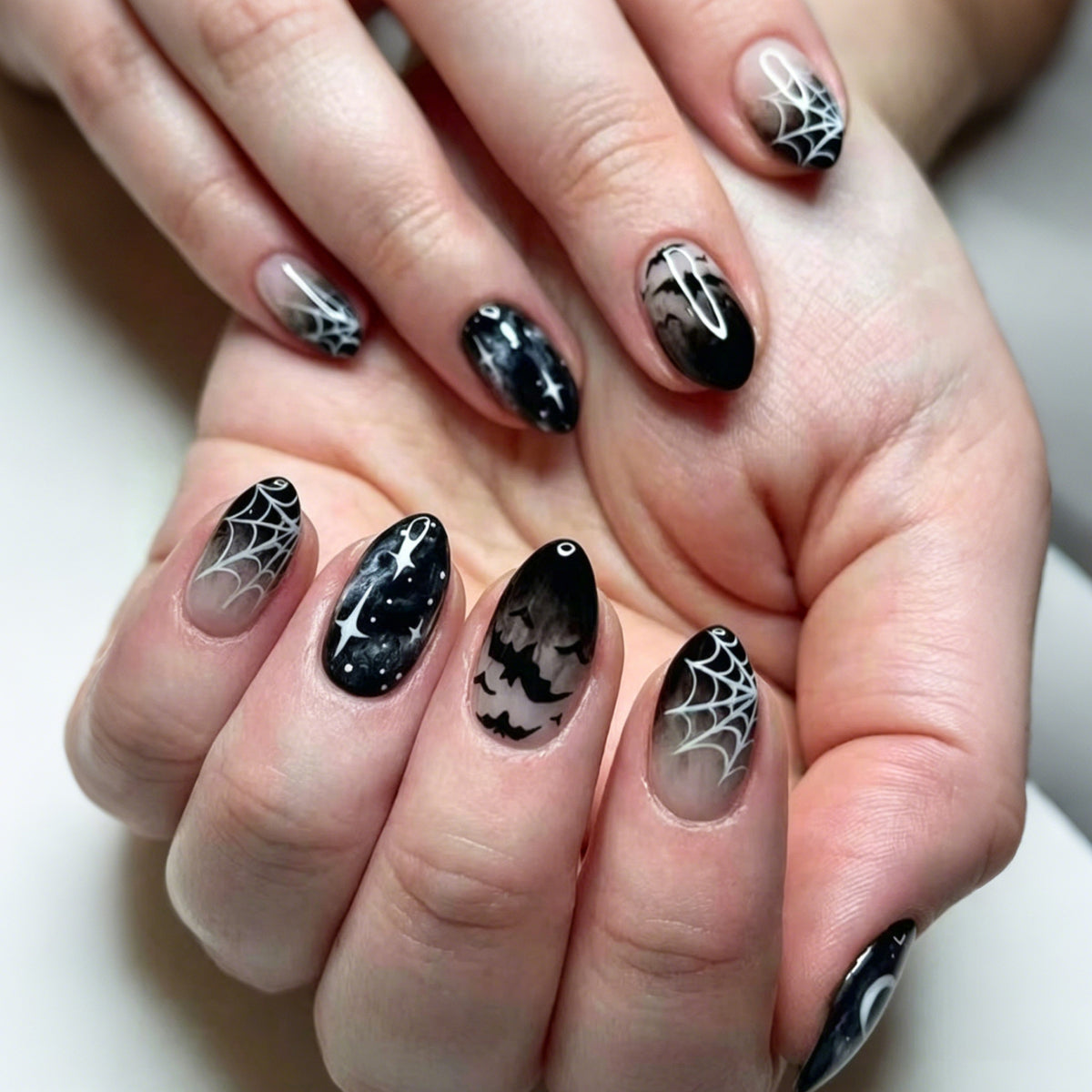 Cool spider nails