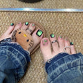 Butterfly cat-eye toe nails