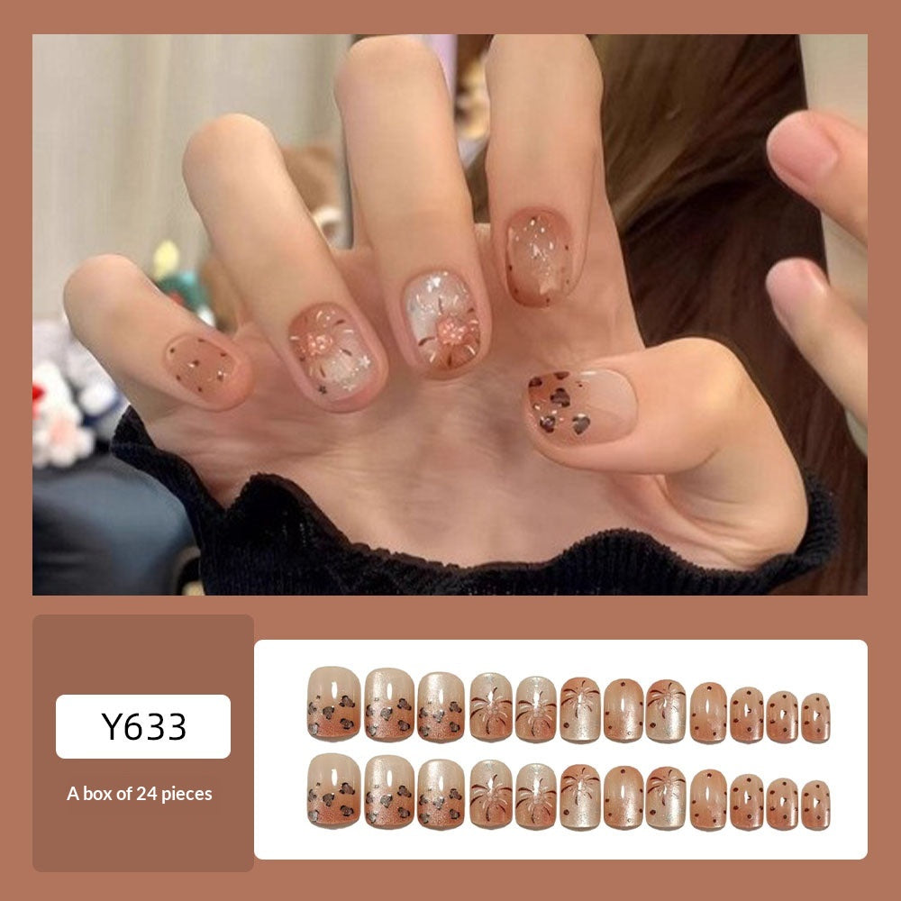 Leopard-patterned cat-eye nails