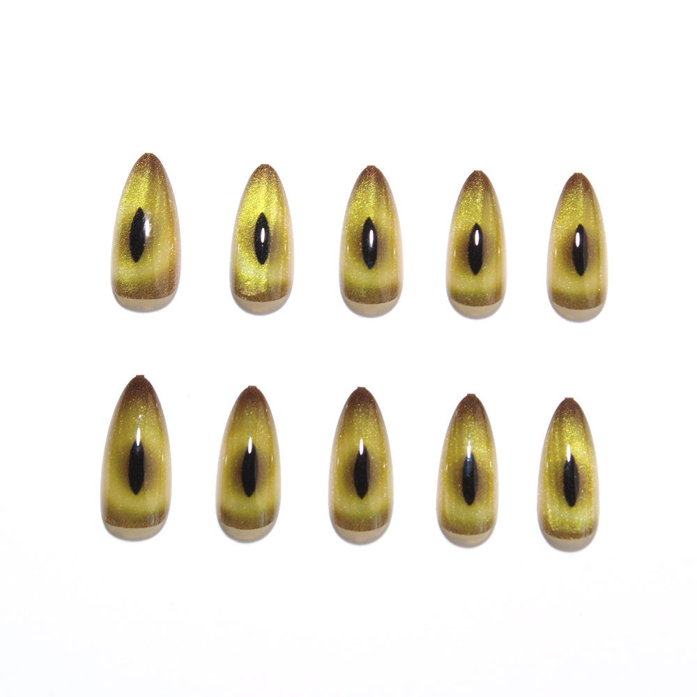 Green-eyed cat's eye nails