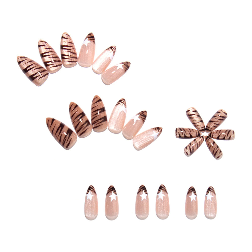 Chestnut leopard print nails