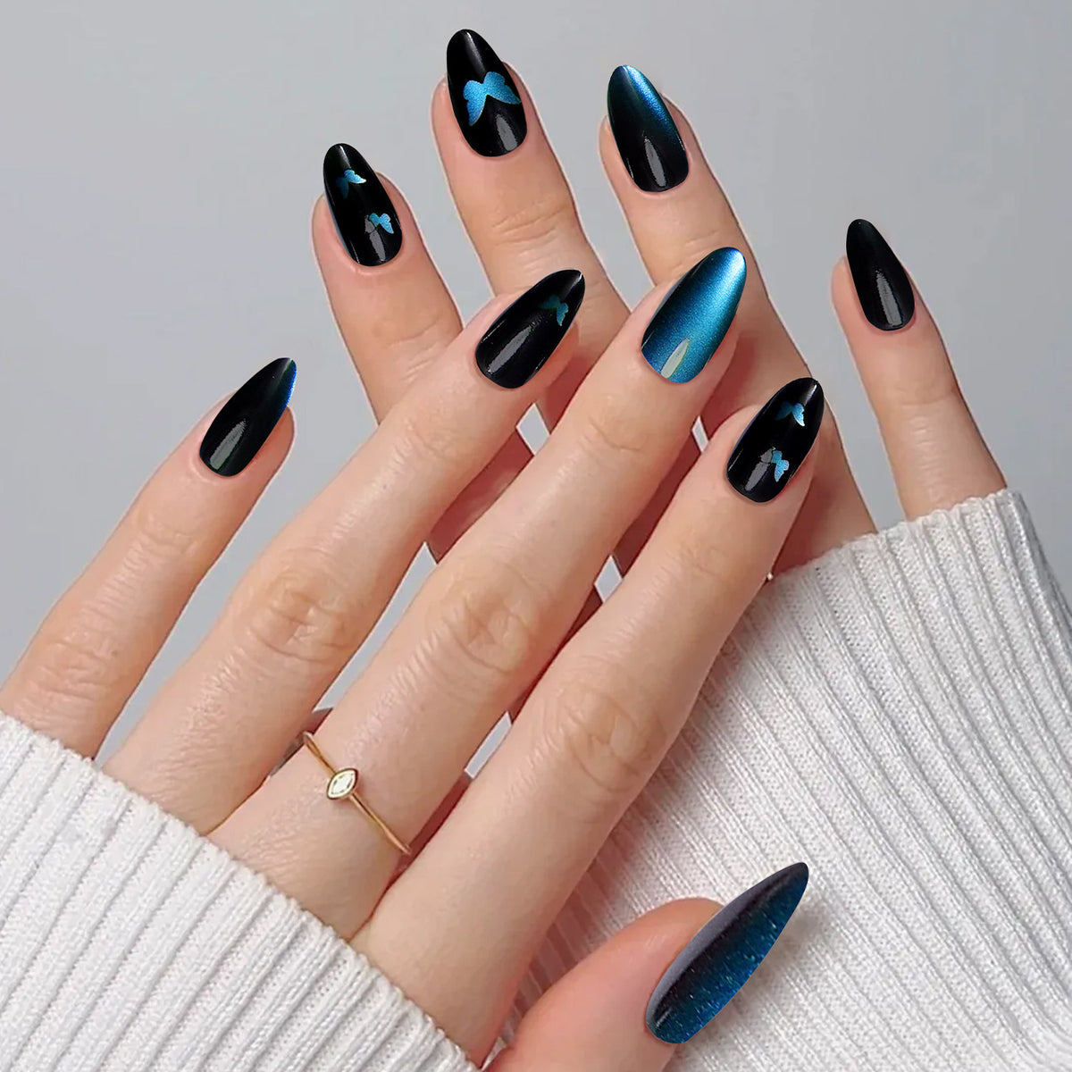Solid-colored cat's eye nails