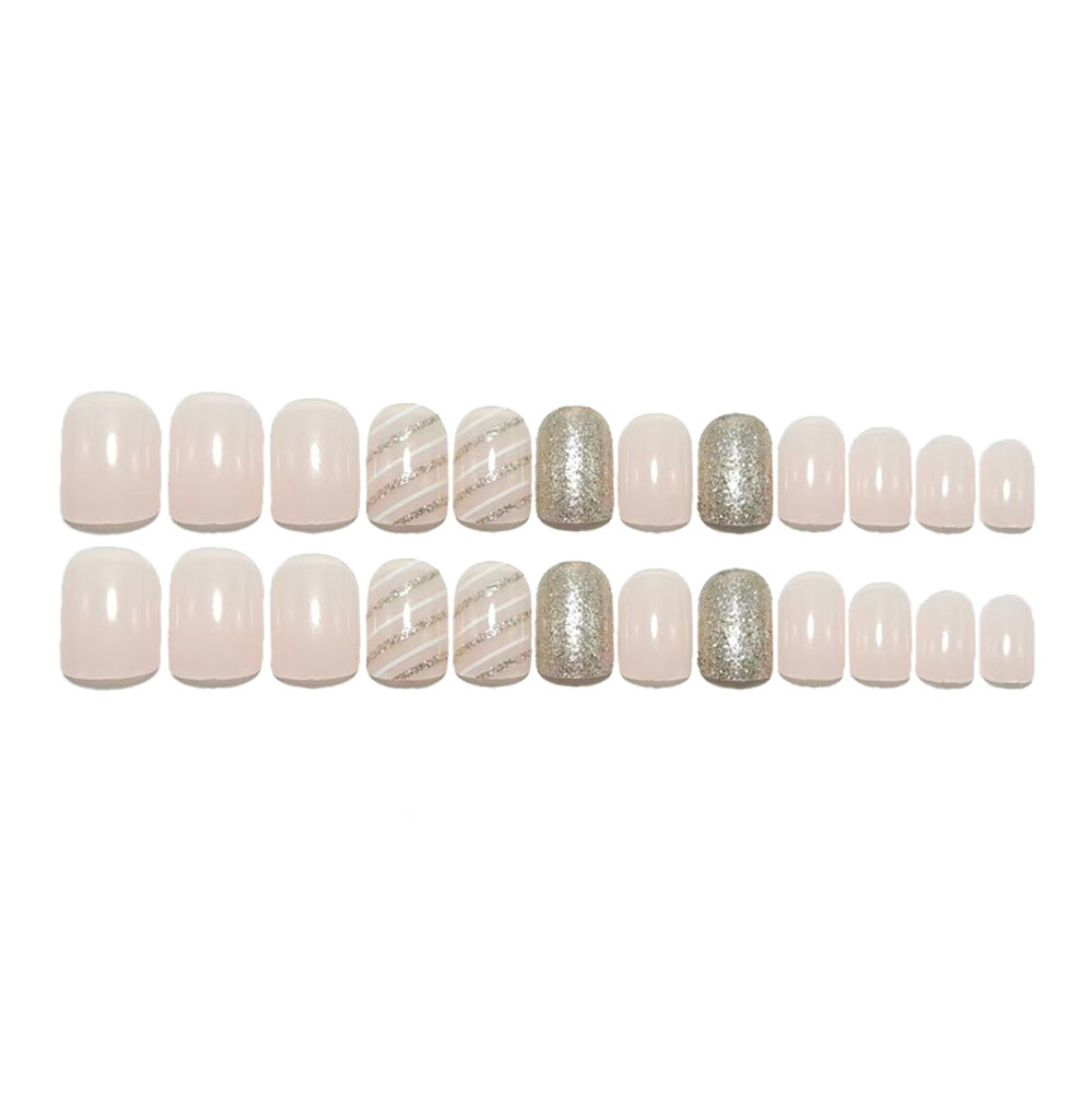 Square-shaped delicate nails