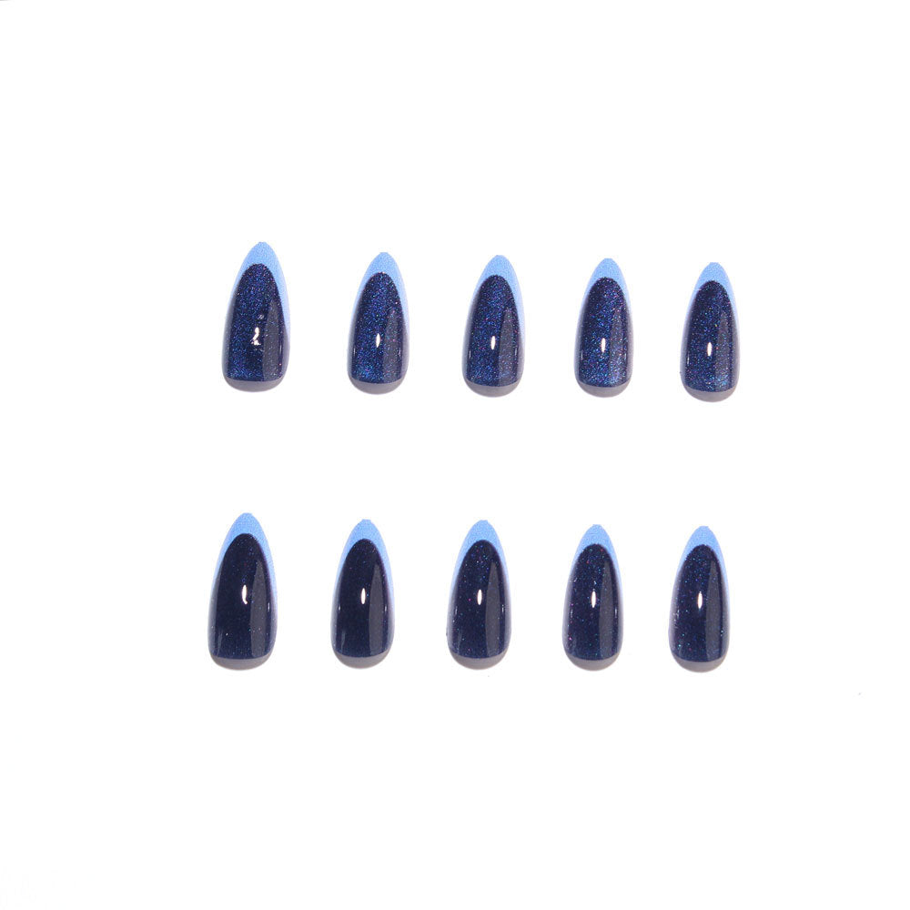 Deep-sea blue cat eye nails