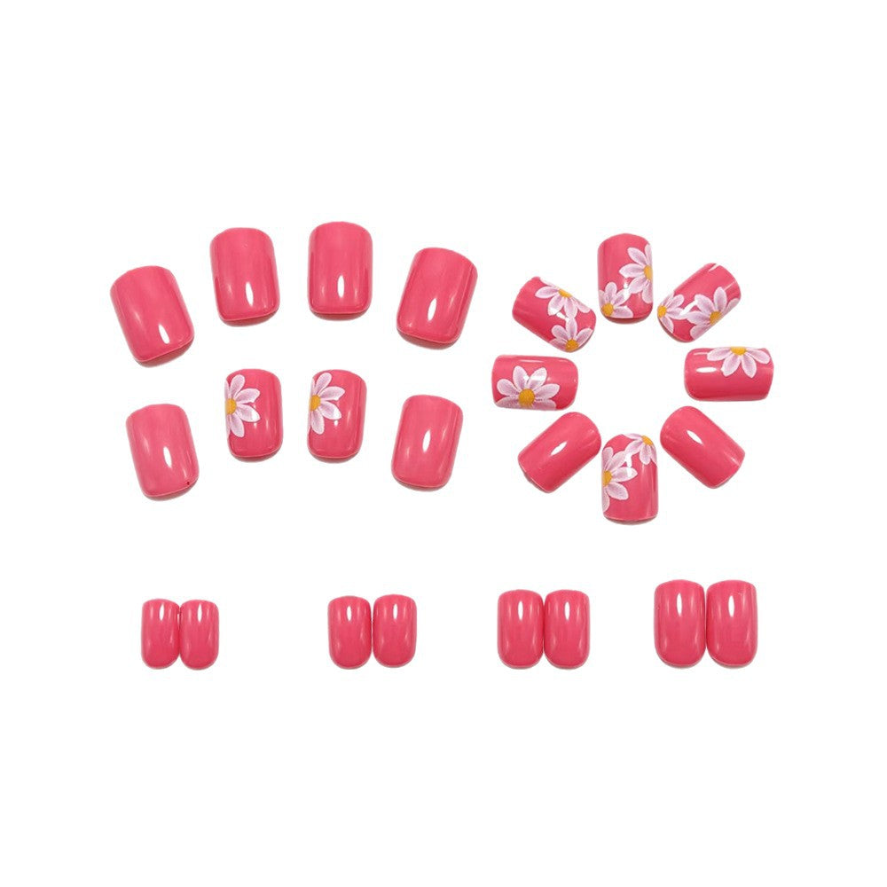 Little daisy nails