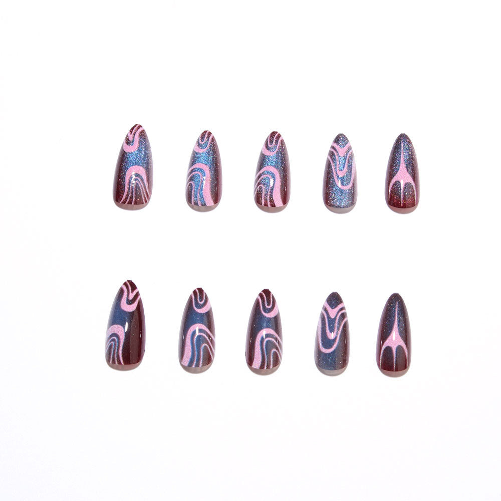 Blue-violet cat-eye nails