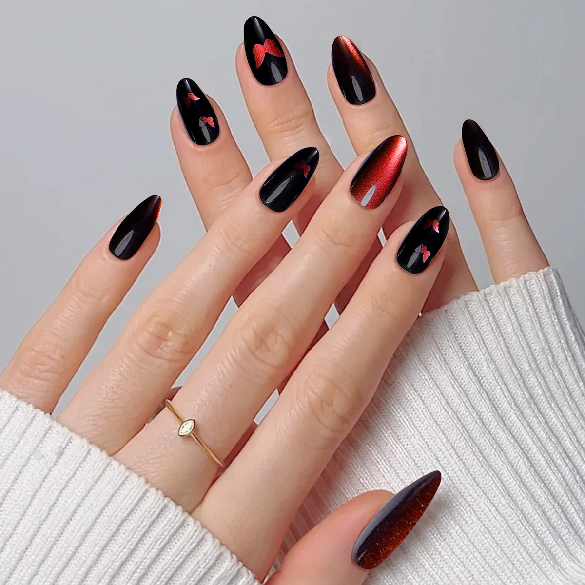 Solid-colored cat's eye nails