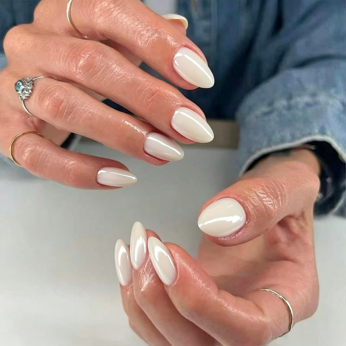 Light Short Almond nail