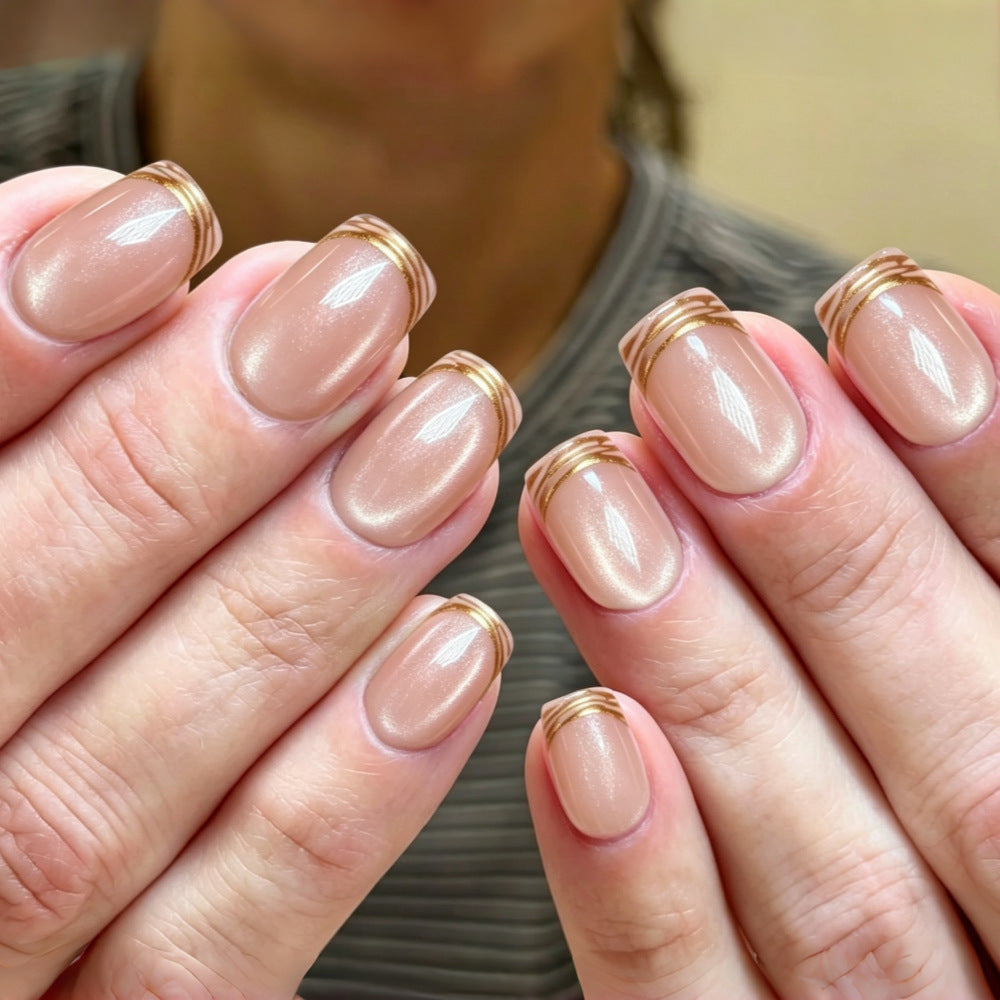 Moonlight gilded nails