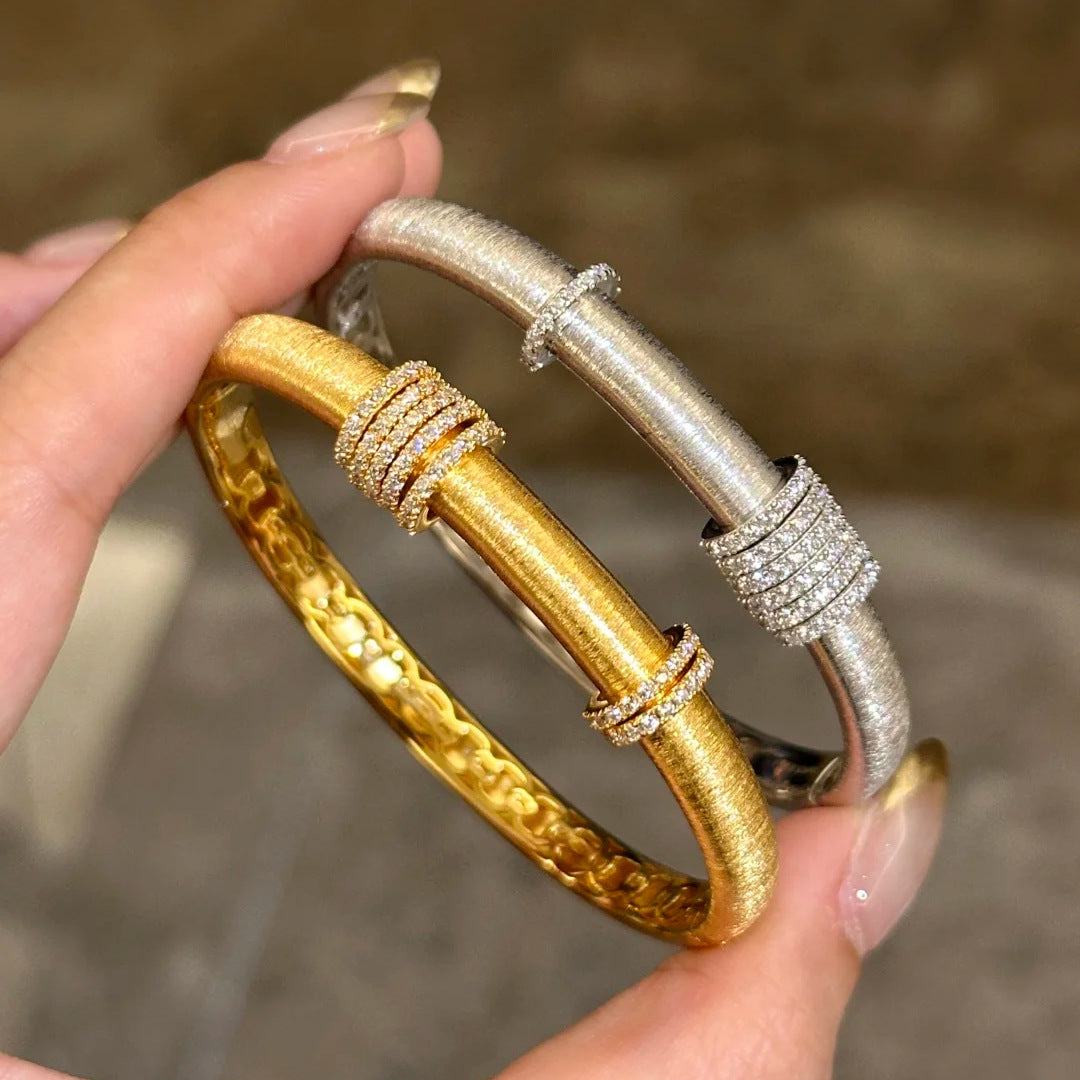 Golden Bracelet with Lucky Turn Pull-Thread Craftsmanship, High-End Luxury Wristband