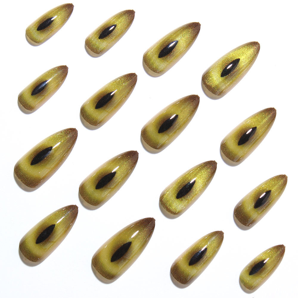 Green-eyed cat's eye nails