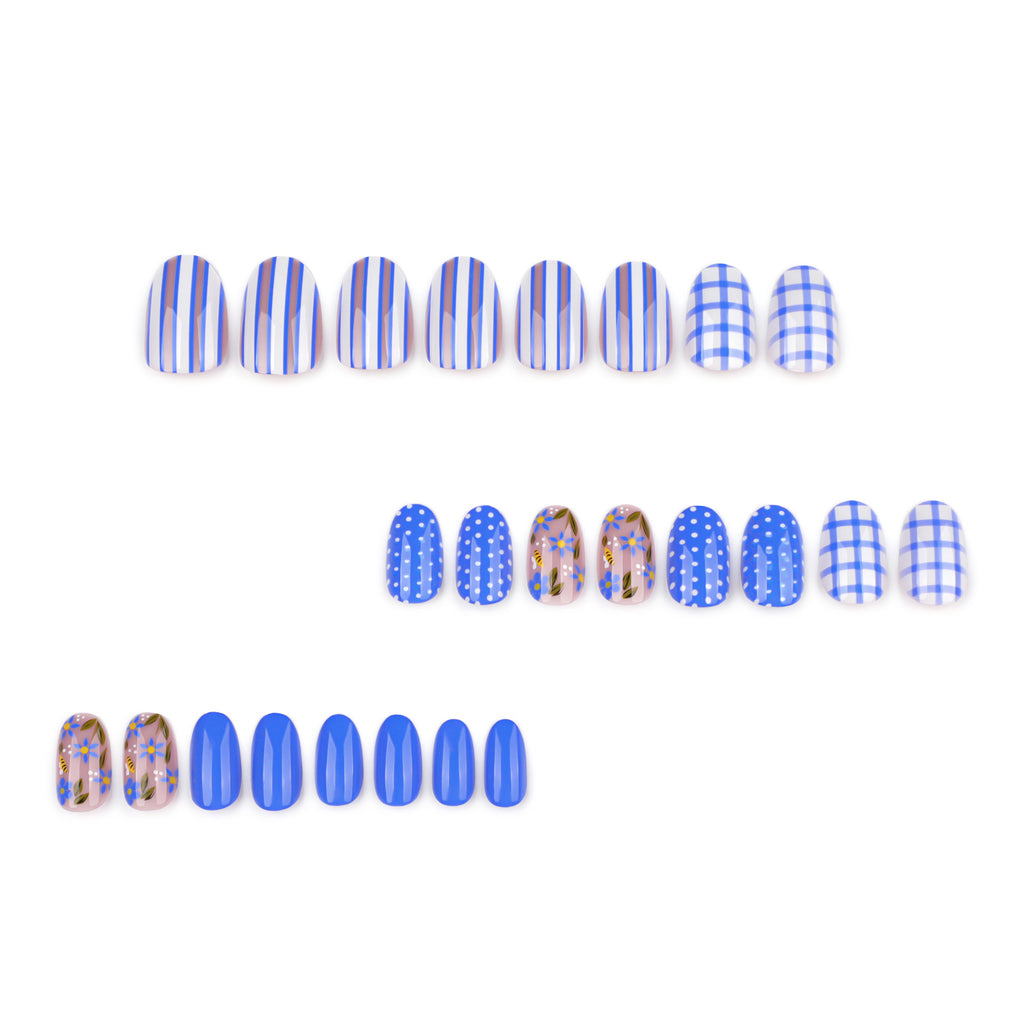 Blue Daisy nails