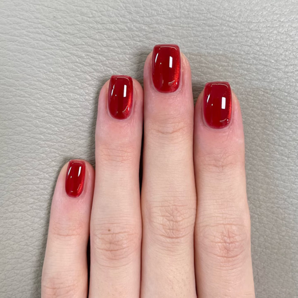 Wine-red cat's eye nails